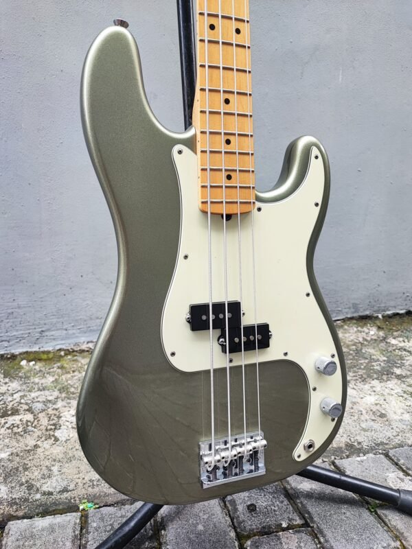 Fender Precision Bass American Standard - Image 2